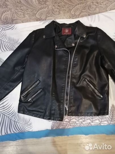 Куртка кожаная женская демисезонная