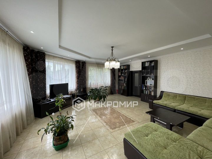 Дом 234,4 м² на участке 11,2 сот.