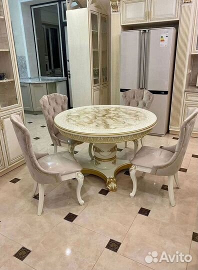 Комплект стол и стулья