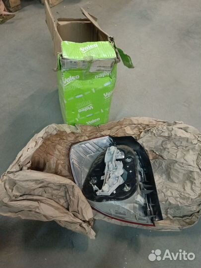 Задний правый фонарь бмв 1