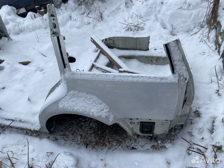 Крыло Гольф 4.Универсал