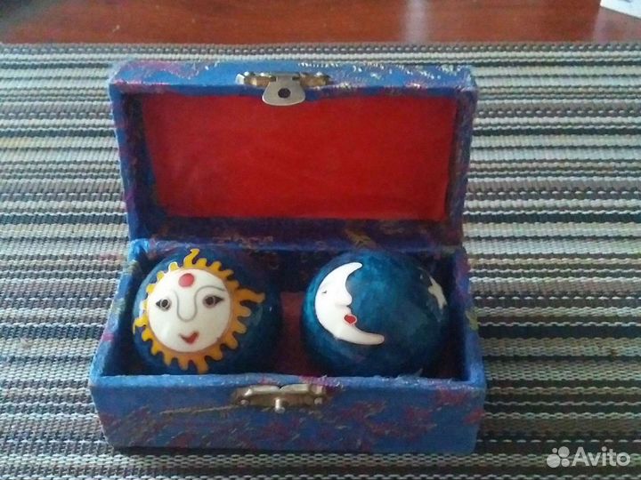 Сувенир шары С музыкой когда перебирать В руке