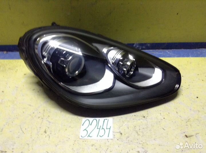 Porsche Cayenne 958 Фара Правая