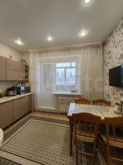 4-к. квартира, 100 м², 2/9 эт.