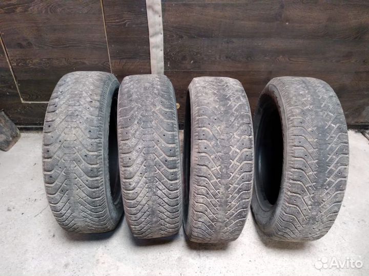 Goodyear UltraGrip 500 2.25/65 R17