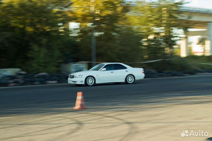 Nissan Laurel 2.0 AT, 1998, 300 000 км