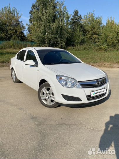 Opel Astra 1.6 МТ, 2014, 135 000 км