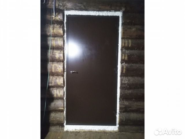 Утепленная деревянная дверь