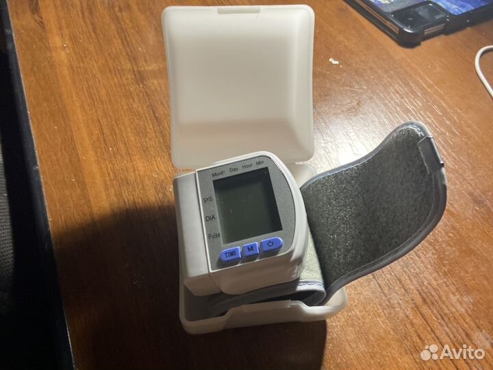 Тонометр на запястье