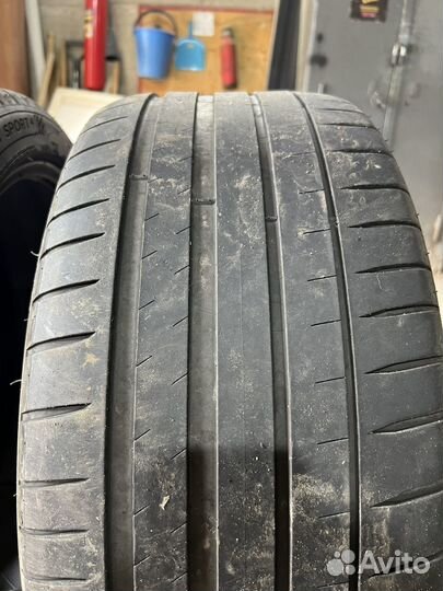 Michelin Pilot Sport 4 225/45 R18 и 245/40 R18 99Y