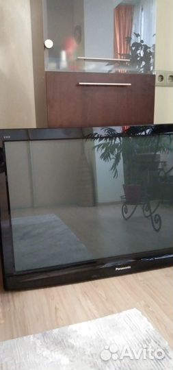 Продам телевизор. Panasonic TX-PR42U10