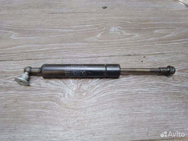 Амортизатор крышки багажника Mercedes-Benz R-350