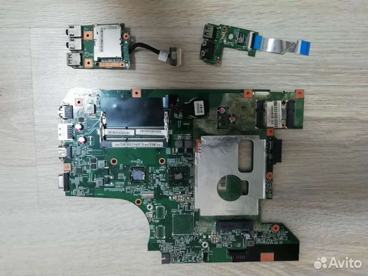 Запчасти от ноутбука lenovo b575
