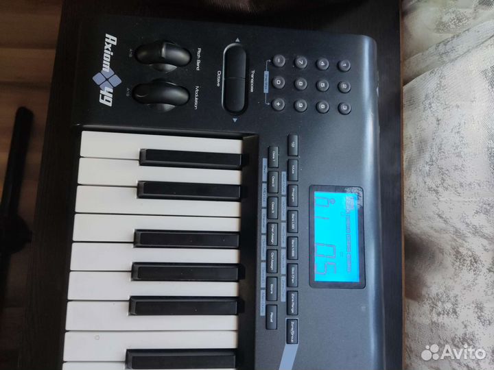Миди клавиатура m audio