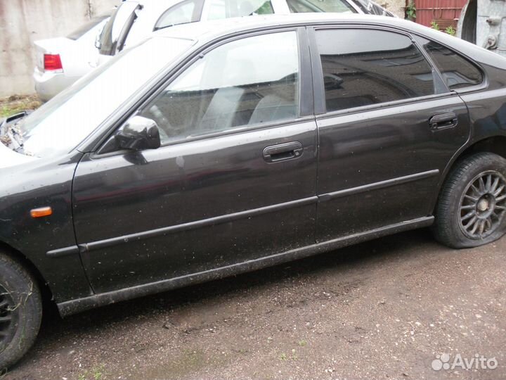 Дверь Honda Accord