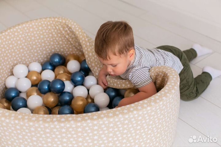 Сухой бассейн с шариками