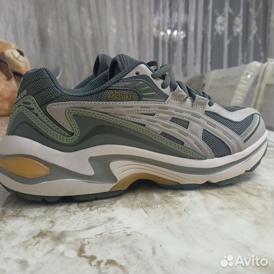 Кроссовки мужские 42 размер asics