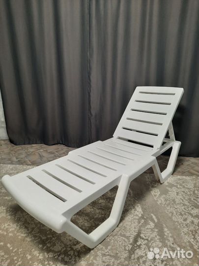Шезлонг