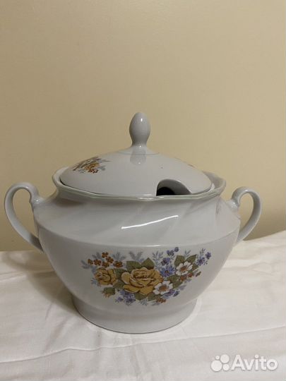 Супница фарфоровая