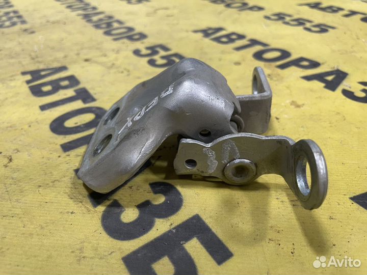 Петля задняя левая верхняя Ford Fusion