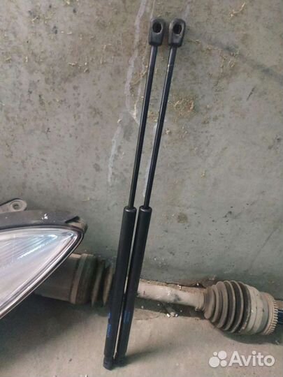 Стойка амортизатора задние Hyundai ix 55