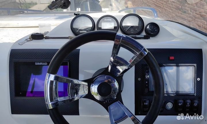 Катер каютный Неман 550 комб, Yamaha F100fetl