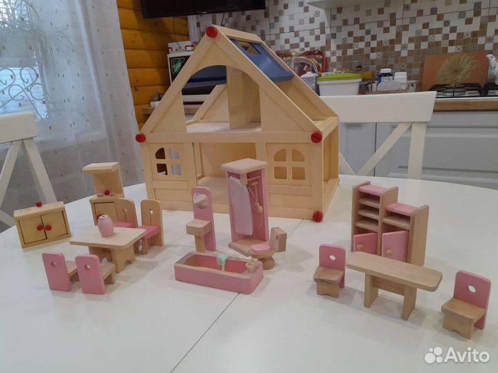 Деревянный кукольный домик 39*36 см