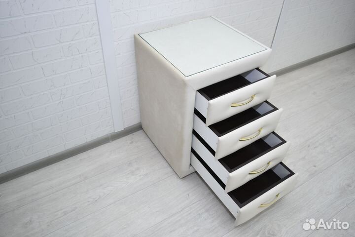 Тумба прикроватная