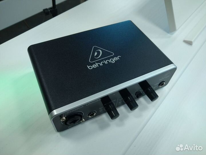 Behringer UMC22 USB-аудиоинтерфейс, звуковая карта