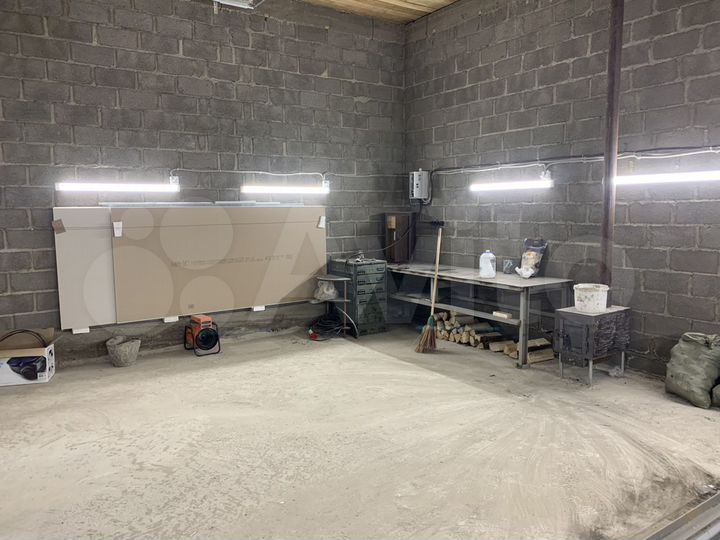 Гараж, > 30 м²