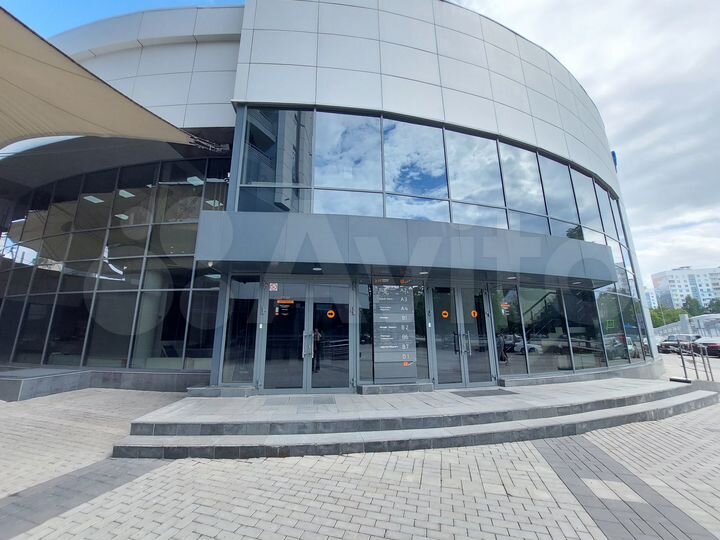 Атриумное помещение на первой линии, 370 м²