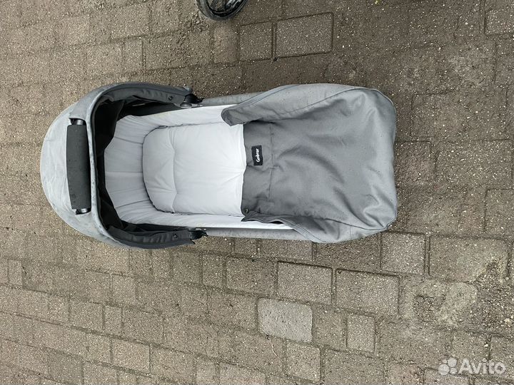 Коляска для двойни emmaljunga