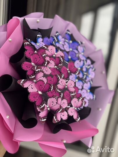 Светящийся букет из бабочек