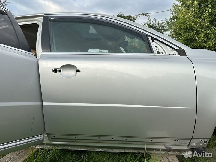 31218047 Дверь передняя правая Volvo S80