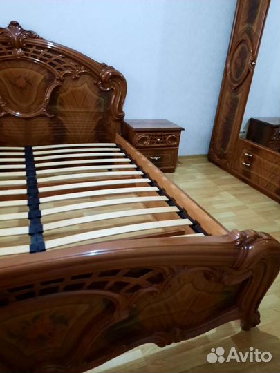 Спальный гарнитур