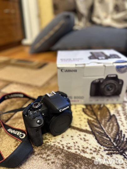 Зеркальный фотоаппарат canon eos 800d body