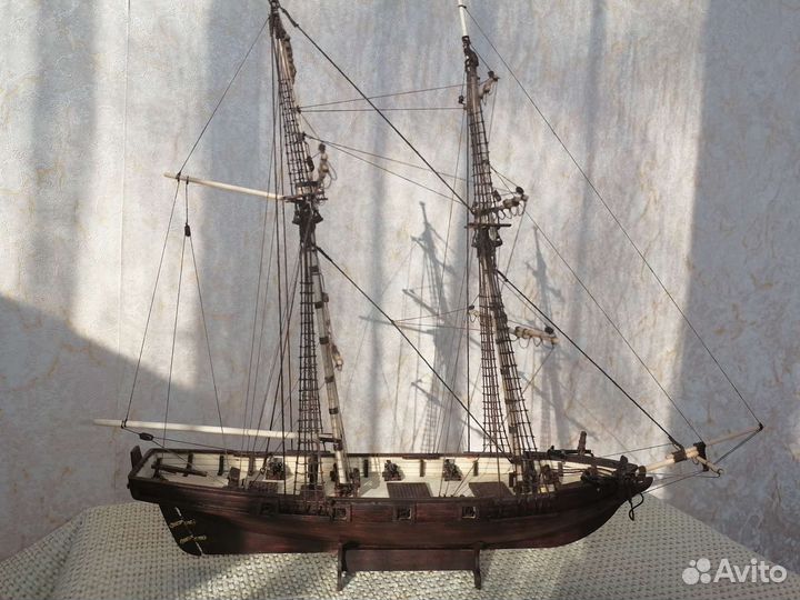 Модель парусного корабля