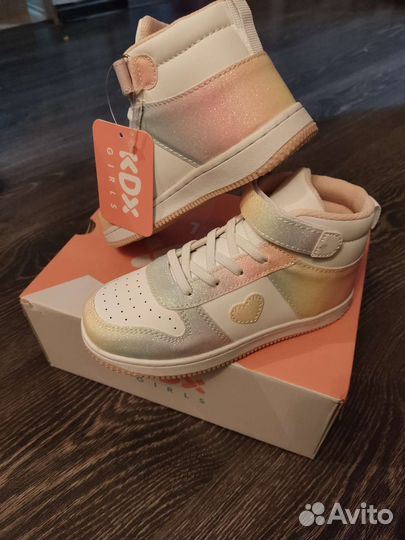 Ботинки для девочки новые