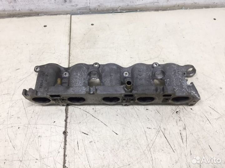 Коллектор впускной Ford Focus 2010