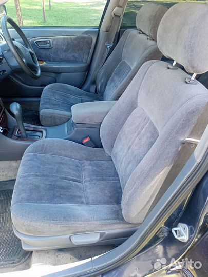 Комплект сидений на Тоёта Грация