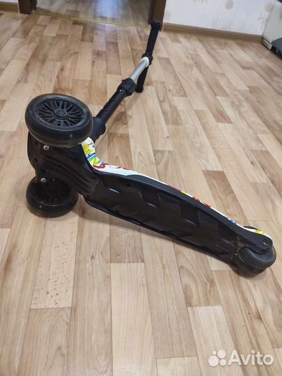 Самокат детский трехколесный со светящ. колесами