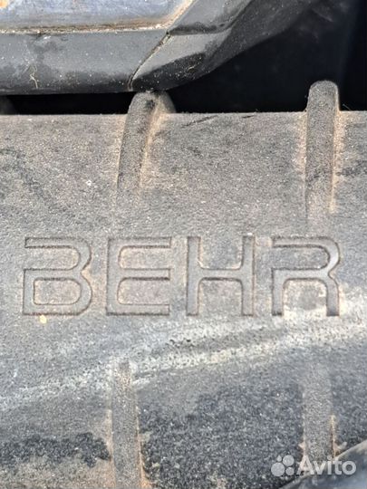 Радиатор Behr на Мерседес w123