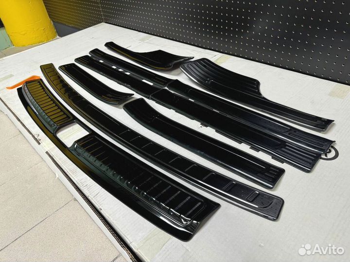 Накладки на пороги и задний бампер LiXiang L9