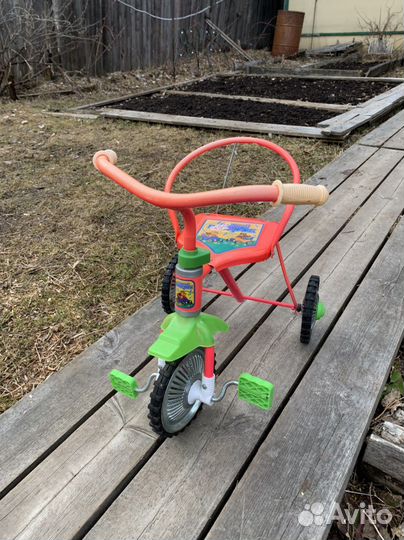 Трехколесный велосипед