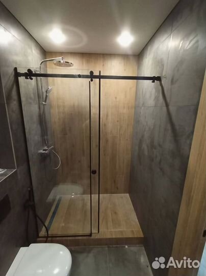 Стеклянная перегородка для душа