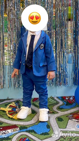 Празднечный костюм на мальчика