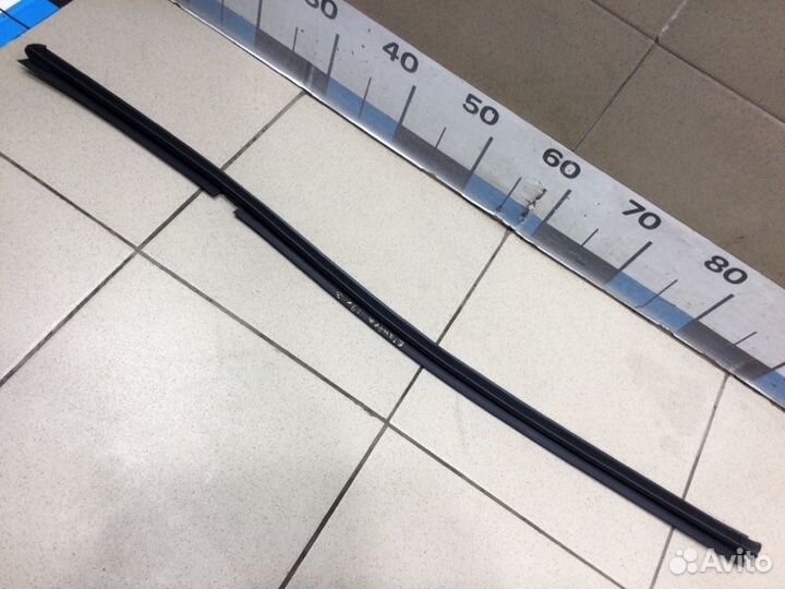 Уплотнитель (внутри) задний правый Hyundai Elantra