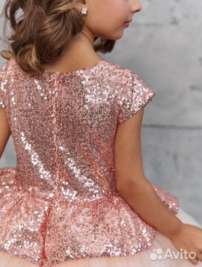 Платье для девочки праздничное новое
