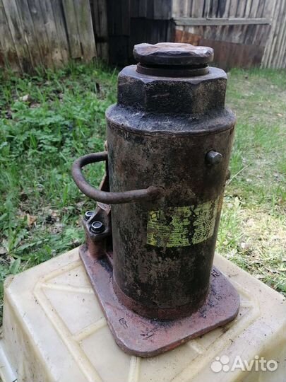 Домкрат гидравлический