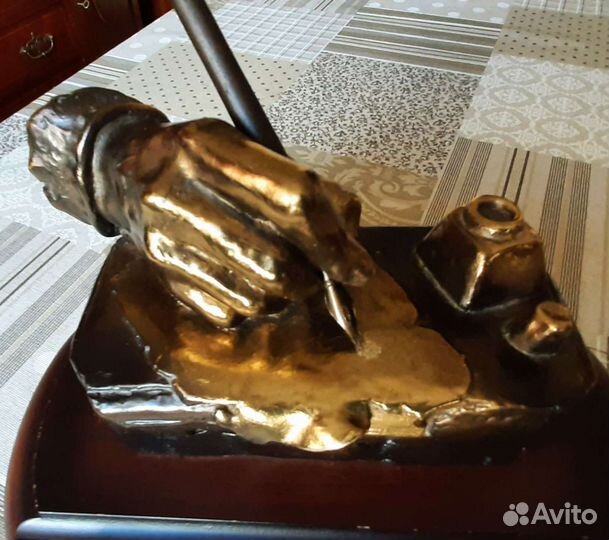 Настольный сувенир 